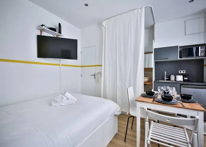 Lägenhet Cosy Independant Proche Gare Et Jardin Paris